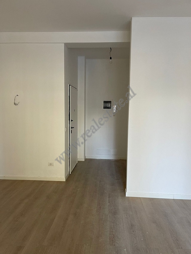 Zwei-zimmer-wohnung zum verkauf in der kosovaret-straße, Tirana, albanien (8)