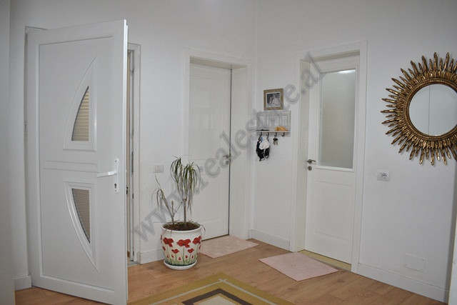 Villa à deux étages à louer près de la rue Elbasan à Tirana, albanie (8)