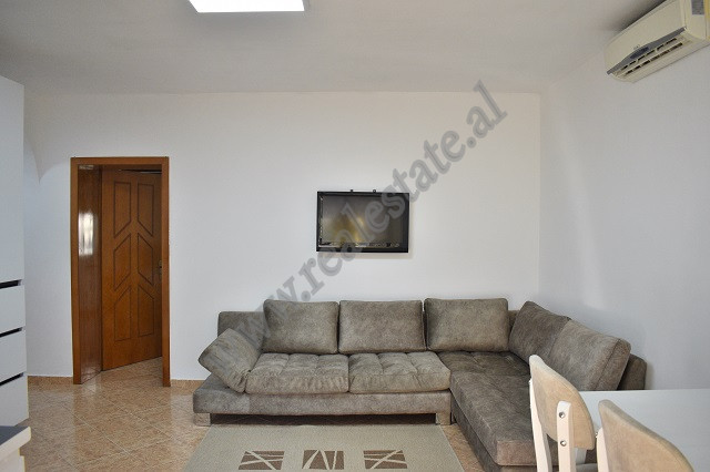 Zwei-zimmer-wohnung zur miete in der durresi-straße, in Tirana, albanien (2)