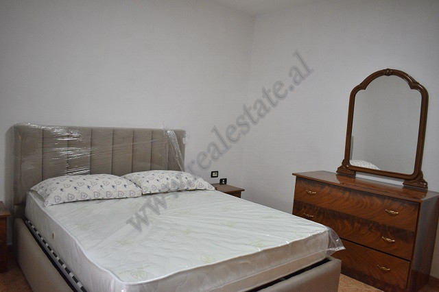 Zwei-zimmer-wohnung zur miete in der durresi-straße, in Tirana, albanien (4)