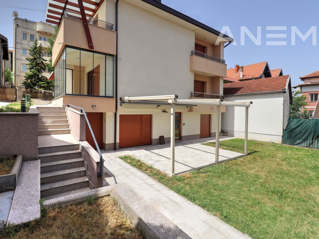 House for rent with 4 bedrooms in velania neighborhood