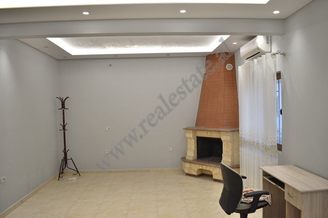 Dreistöckige villa zur miete im gebiet fushe-mezez in Tirana, albanien (8)