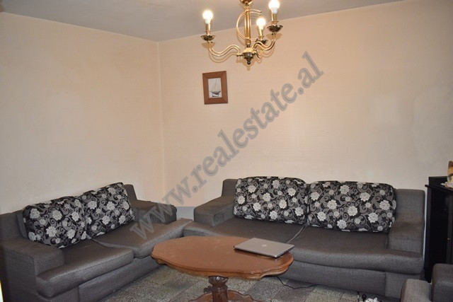 Apartamento de dois quartos à venda perto da rua petro nini luarasi em Tirana, albânia