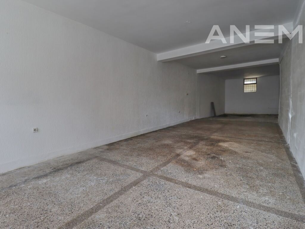 Local à louer 100m² dans le quartier kodra e trimave