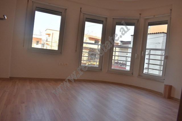 Appartement de deux chambres à vendre dans la rue Ali Demi à Tirana, albanie (3)