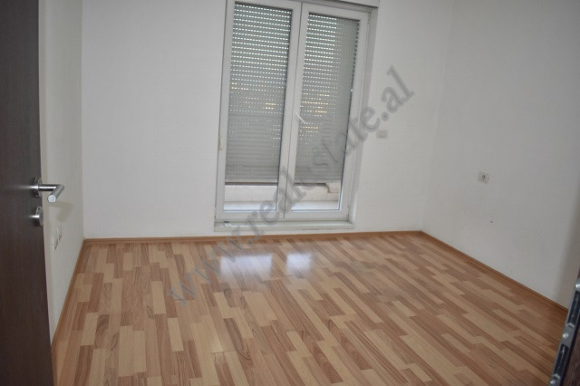 Spazio ufficio in affitto in via artan lenja, Tirana, albania (3)