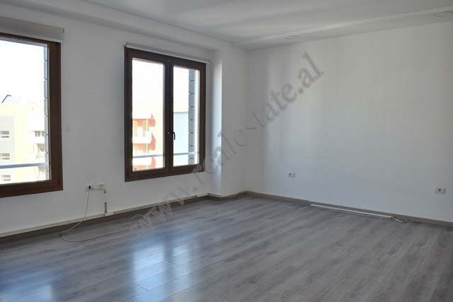 Espacio de oficina en alquiler cerca del complejo delijorgji en Tirana, albania (7)