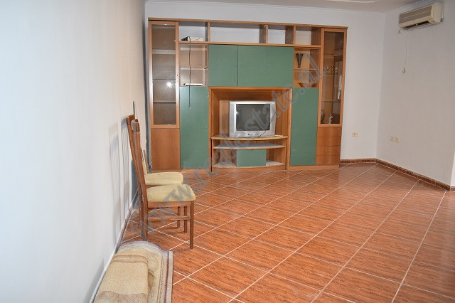 Apartament me dy dhoma gjumi për shitje pranë fakultetit të drejtësisë në Tiranë, shqipëri (2)