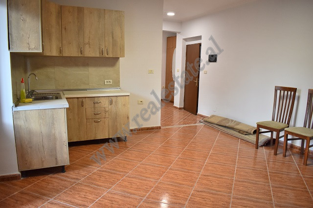 Apartament me dy dhoma gjumi për shitje pranë fakultetit të drejtësisë në Tiranë, shqipëri (3)