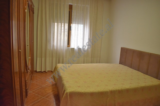 Apartament me dy dhoma gjumi për shitje pranë fakultetit të drejtësisë në Tiranë, shqipëri (4)