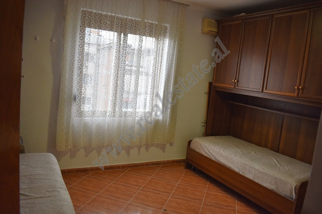 Apartament me dy dhoma gjumi për shitje pranë fakultetit të drejtësisë në Tiranë, shqipëri (6)