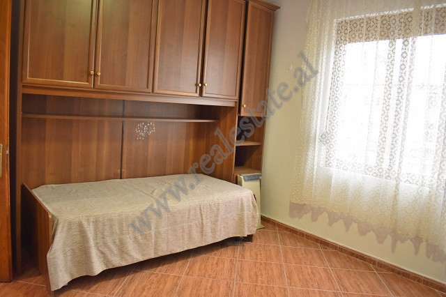 Apartament me dy dhoma gjumi për shitje pranë fakultetit të drejtësisë në Tiranë, shqipëri (7)