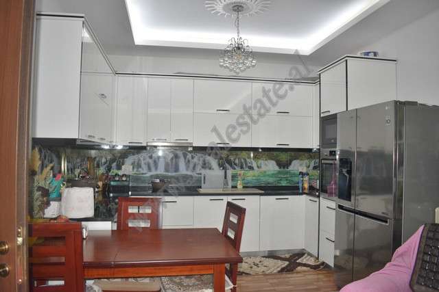 Zweizimmerwohnung zum verkauf in der nähe der 5 maji straße in Tirana, albanien (3)
