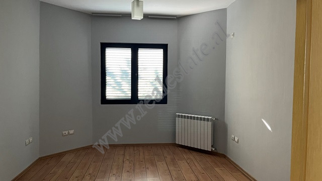 Three storey villa for sale near liqeni i thate in Tirana, albania. (5)