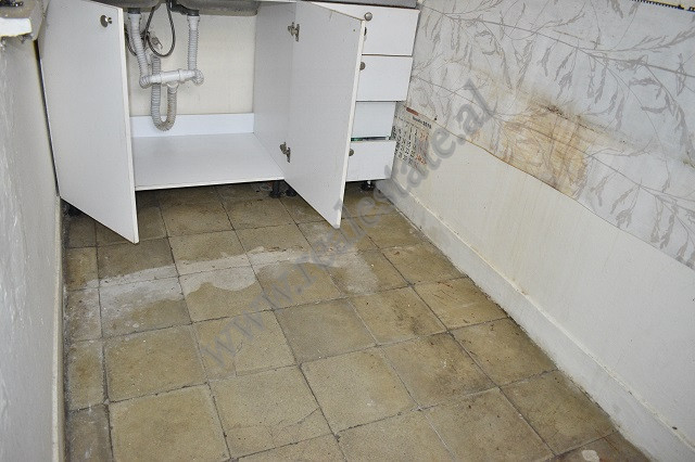 Zweizimmerwohnung zum verkauf in der nähe der ferit xhajko-straße, in Tirana (4)