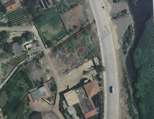 Terreno en venta en el pueblo de guri i kuq en Pogradec, albania (2)
