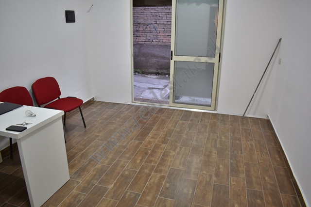Bürofläche zur miete in der nähe des zentrums von Tirana (3)