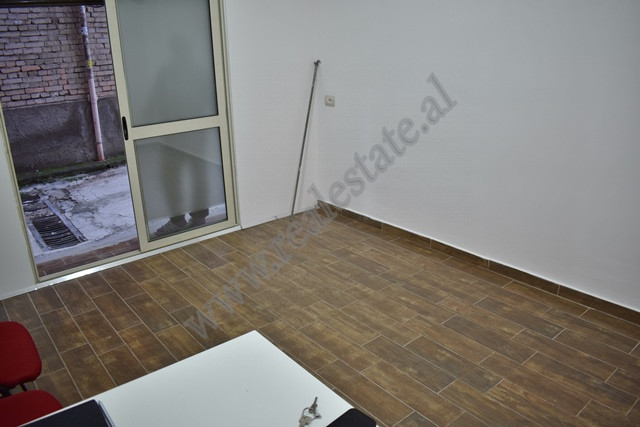Bürofläche zur miete in der nähe des zentrums von Tirana (4)