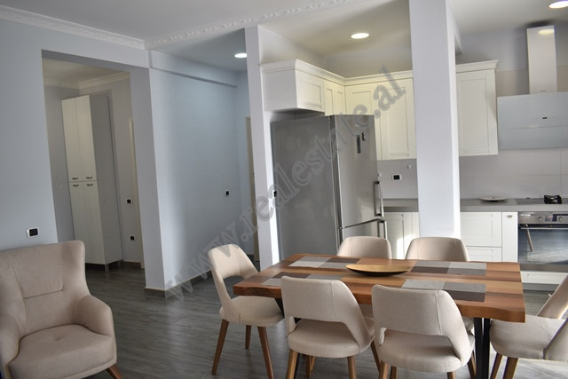 Apartamento de três quartos para alugar perto do zoo park em Tirana (3)