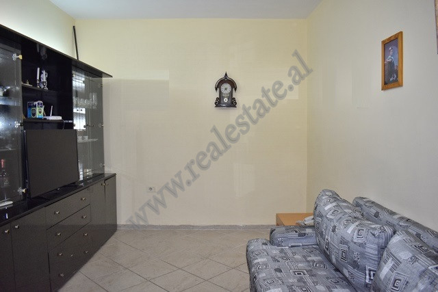 Espace de bureau à louer dans le quartier myslym shyri à Tirana, albanie