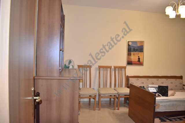Espace de bureau à louer dans le quartier myslym shyri à Tirana, albanie (2)