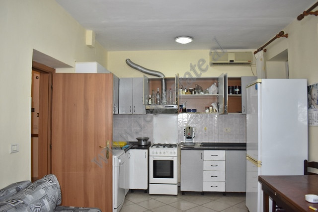 Espace de bureau à louer dans le quartier myslym shyri à Tirana, albanie (3)