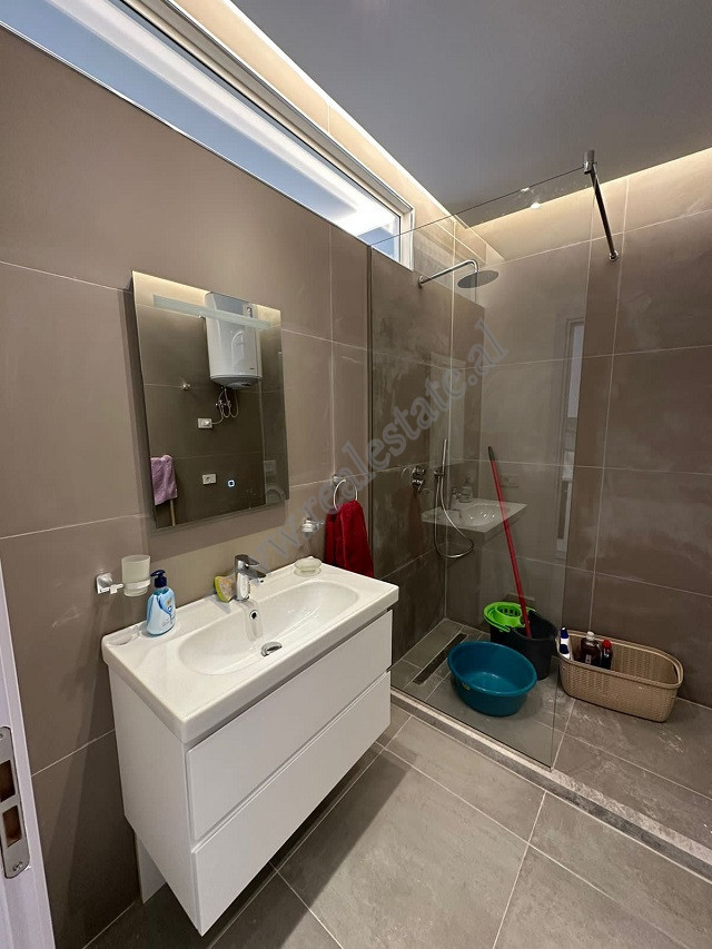 Studio zur miete in der ndre mjeda straße in Tirana (7)