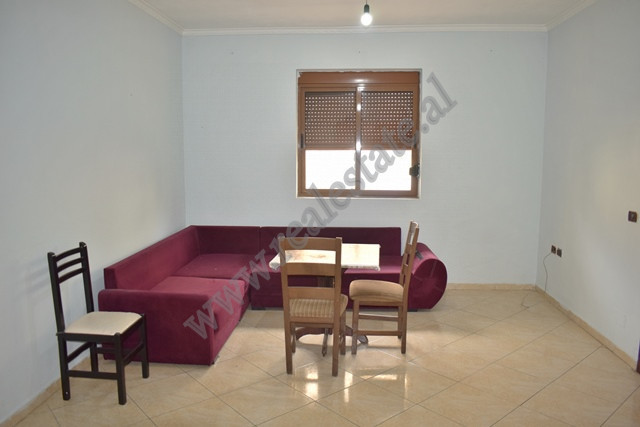 Vila me tre kate për shitje pranë rrugës elbasani në Tiranë, shqipëri (2)