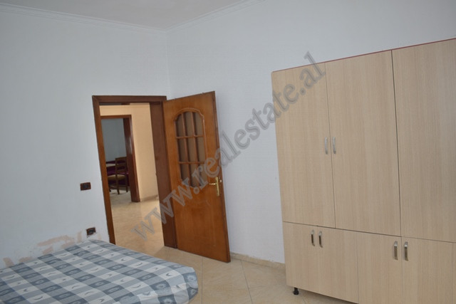 Vila me tre kate për shitje pranë rrugës elbasani në Tiranë, shqipëri (8)