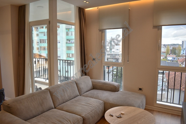 Apartamento de dos habitaciones en alquiler en el área de Komuna e Parisit en Tirana, albania (3)