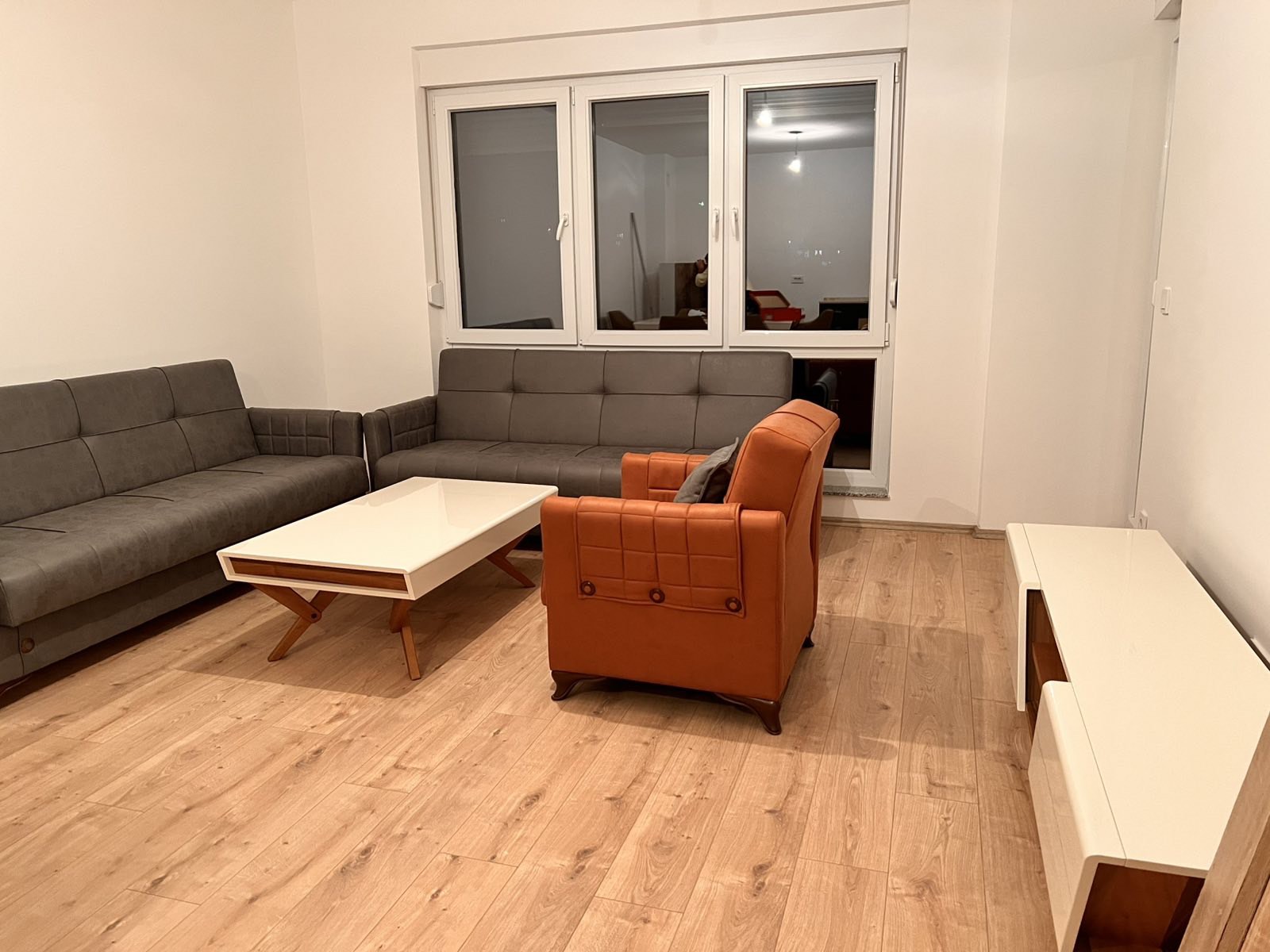 Apartamento 2+1 para alugar em lagjen Prishtina e Re