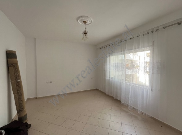 Apartamento de dois quartos à venda na área de fresk em Tirana, albânia (2)