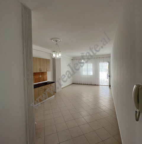 Apartamento de dois quartos à venda na área de fresk em Tirana, albânia (3)