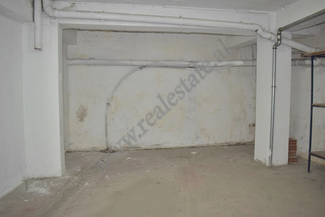 Almacén en venta cerca de la plaza wilson en Tirana, albania (3)