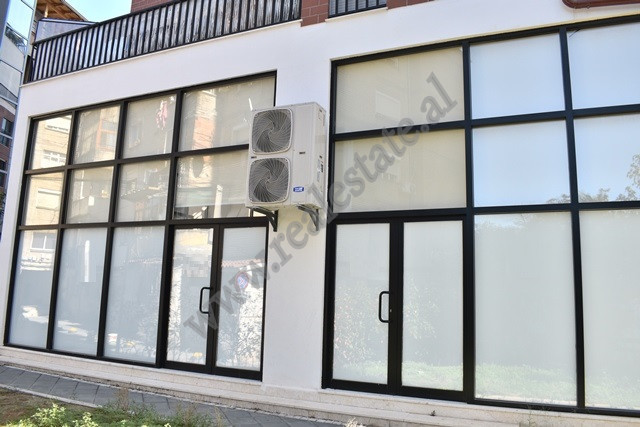 Hapësirë zyre për qira pranë rrugës ferit xhajko në Tiranë, shqipëri (2)