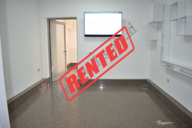 Espaço comercial para alugar perto da área bllok em Tirana, albânia