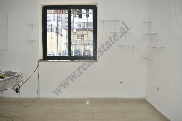Espaço comercial para alugar perto da área bllok em Tirana, albânia (5)