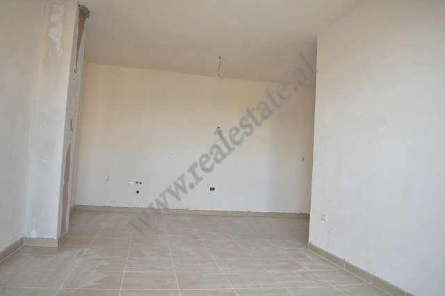 Zwei-zimmer-wohnung zum verkauf in dibra, straße in Tirana, albanien (2)
