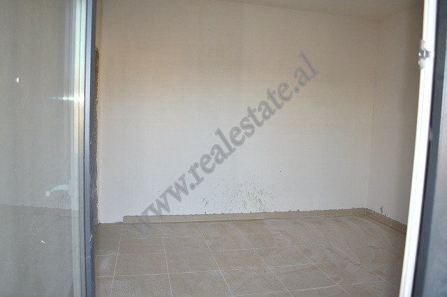 Zwei-zimmer-wohnung zum verkauf in dibra, straße in Tirana, albanien (8)
