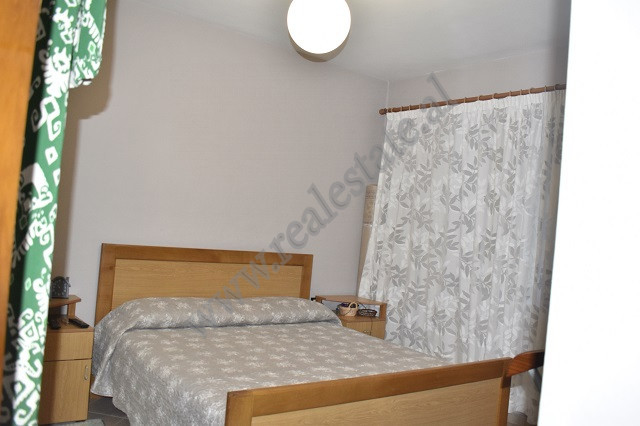 Apartamento de dois quartos à venda perto da rua ferit xhajko em Tirana, albânia (6)