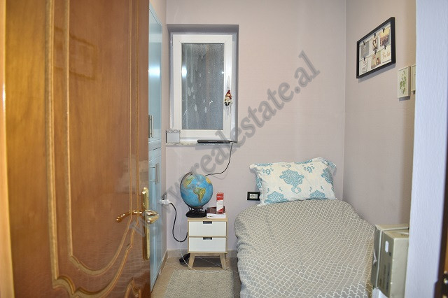 Apartamento de dois quartos à venda perto da rua ferit xhajko em Tirana, albânia (8)