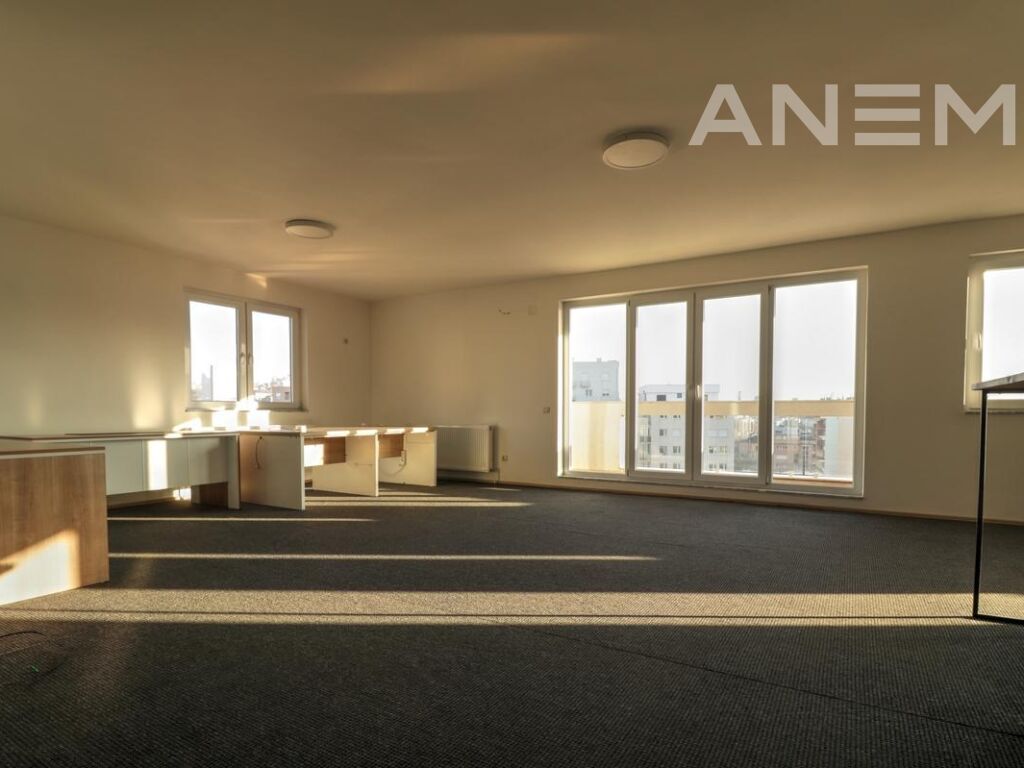 Büro zur miete mit 3 einheiten in Tophane