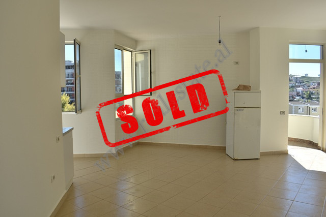 Apartamento de dois quartos à venda na área de shkoze em Tirana, albânia