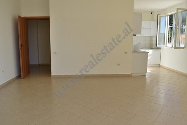 Apartamento de dois quartos à venda na área shkoze em Tirana, albânia