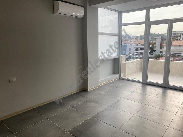 Espace de bureau à louer près de la rue elbasanit à Tirana, albanie (3)