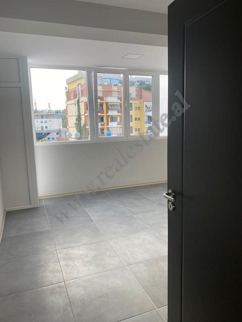 Espace de bureau à louer près de la rue elbasanit à Tirana, albanie (5)