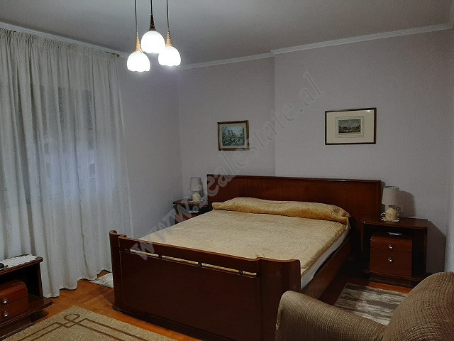 Appartement de deux chambres à louer dans le quartier bllok, à Tirana, albanie (5)