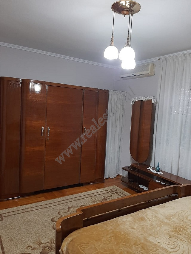 Appartement de deux chambres à louer dans le quartier bllok, à Tirana, albanie (6)