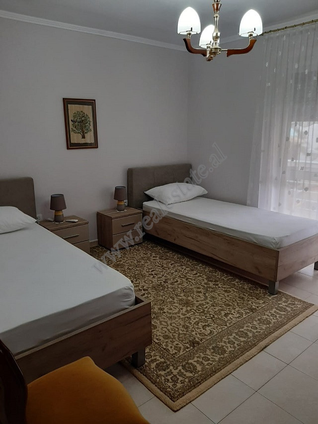 Appartement de deux chambres à louer dans le quartier bllok, à Tirana, albanie (7)