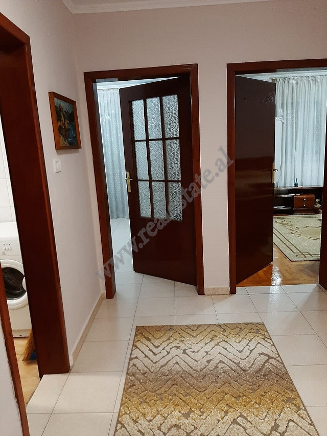 Appartement de deux chambres à louer dans le quartier bllok, à Tirana, albanie (8)